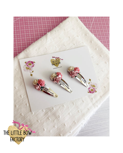 Pretty flower and hair clips