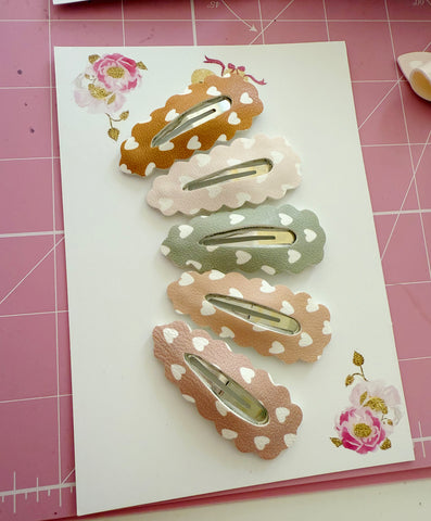 Mini heart print snap clips